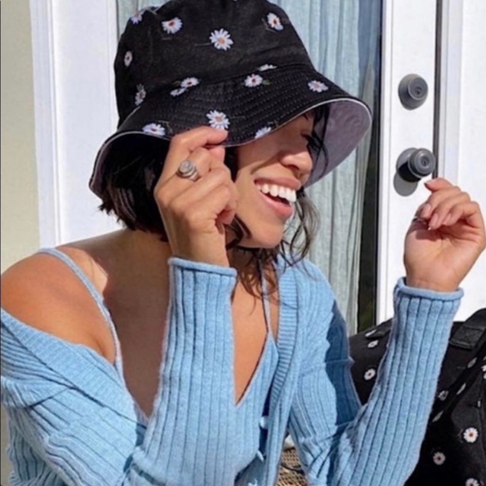 Alice + Olivia Reversible Daisy Print Bucket Hat